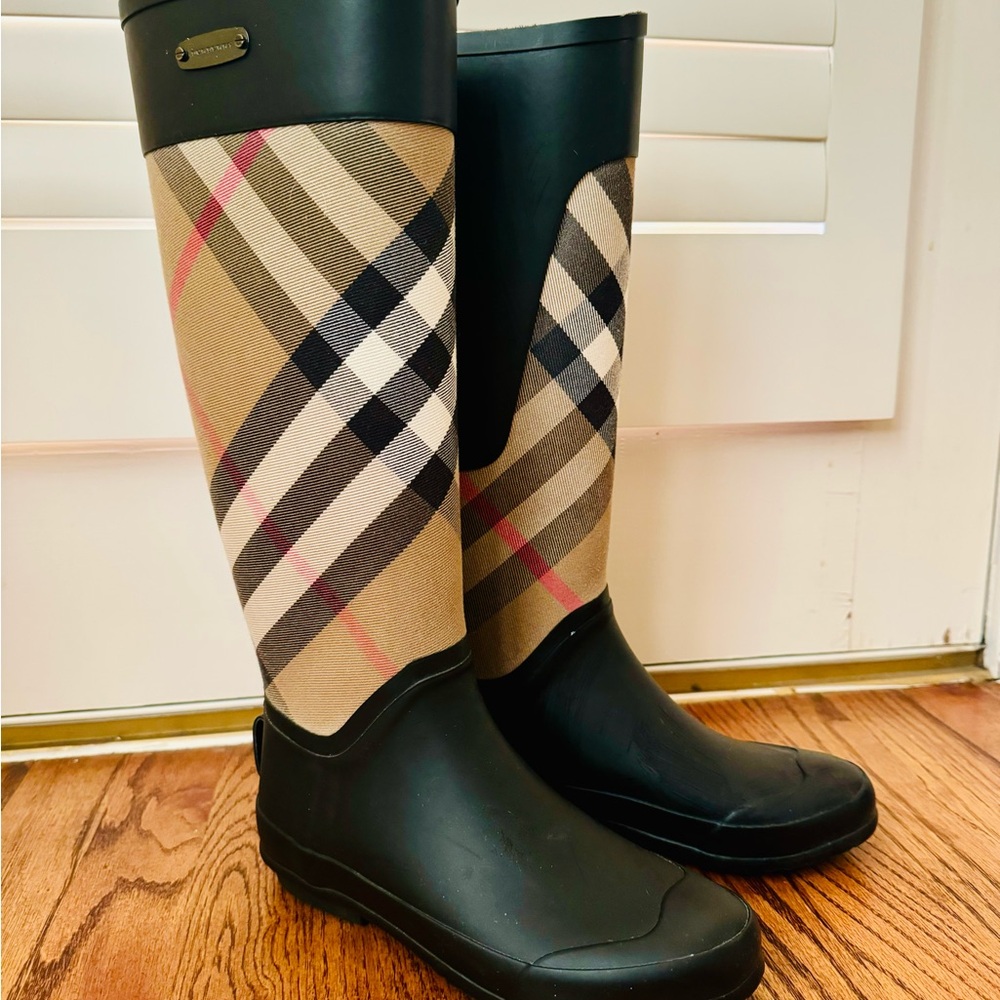 Burberry Rain Boots!